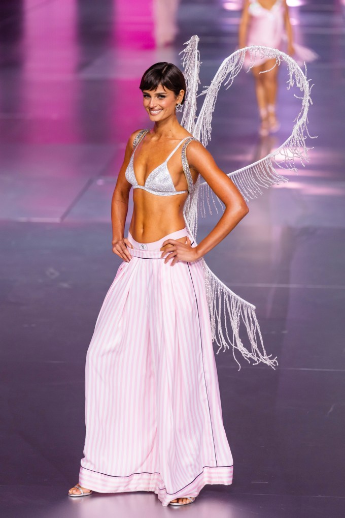 Victoria’s Secret Fashion Show 2024 Pics: Celebrity Photos