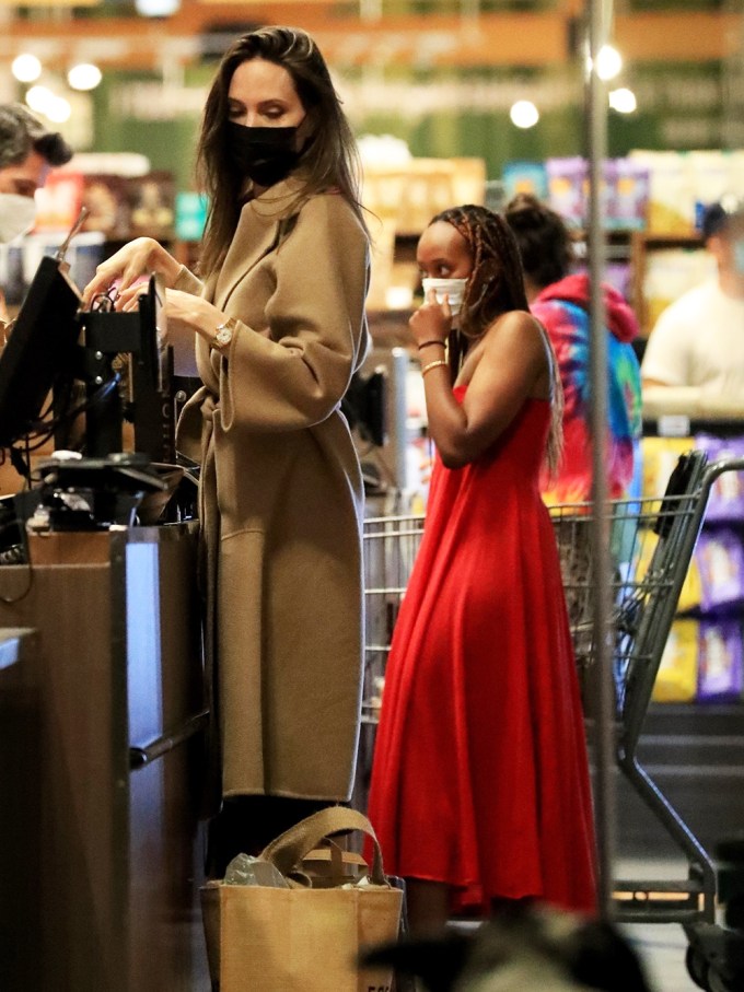 Angelina Jolie & Her Kids: Photos of Them on Fun Outings