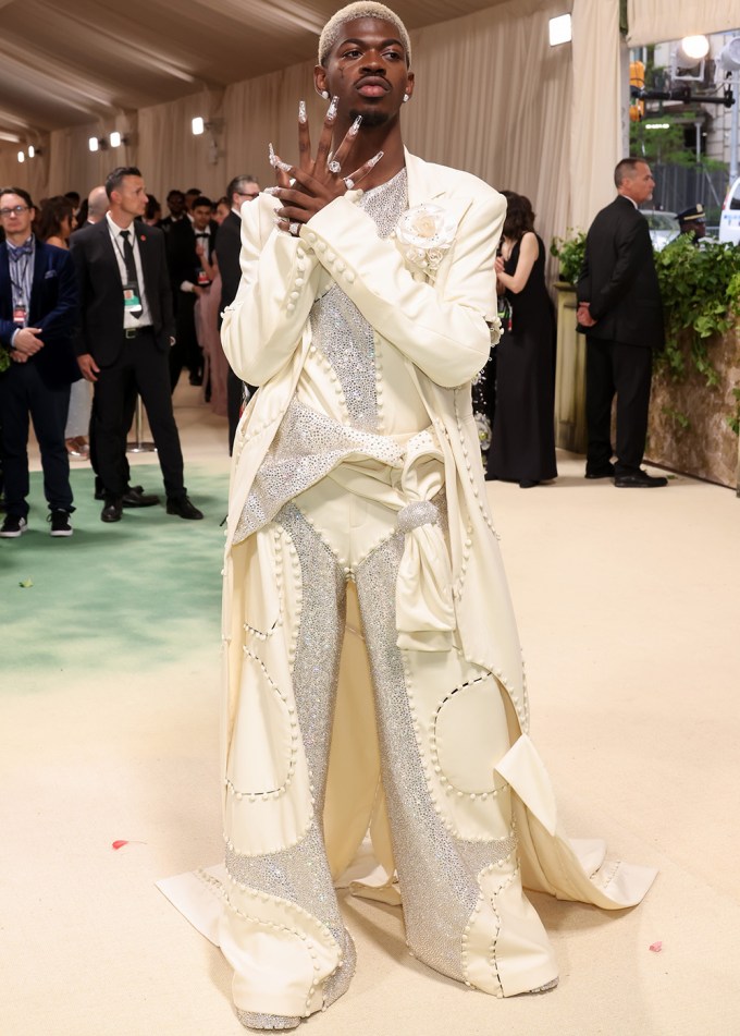 Met Gala Red Carpet 2024: Photos of Celebrity Arrivals