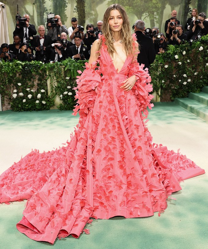 Met Gala Red Carpet 2024: Photos of Celebrity Arrivals